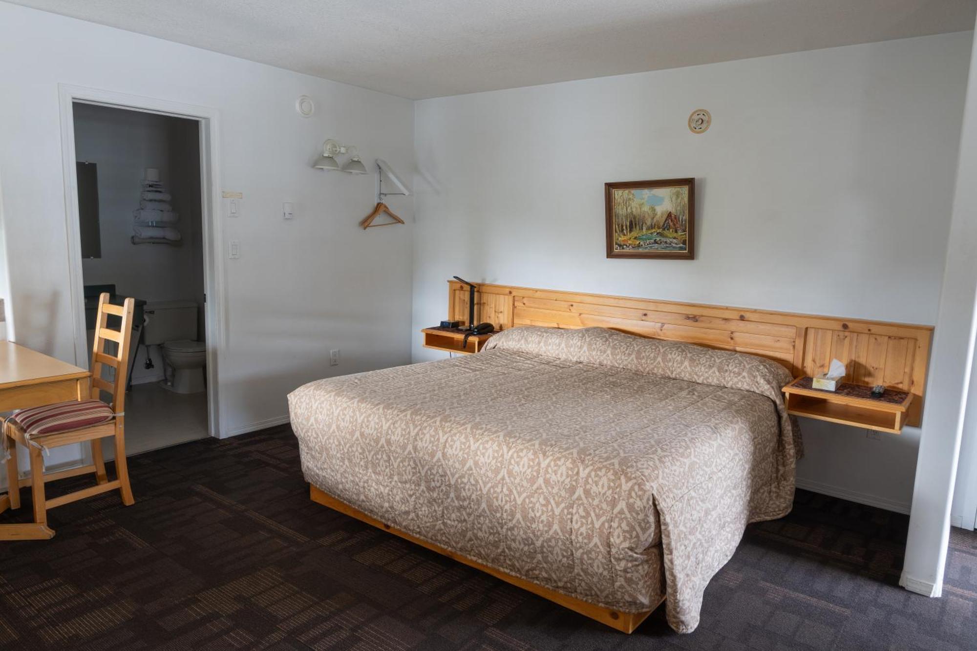 Bonanza Gold Motel Dawson City Bagian luar foto