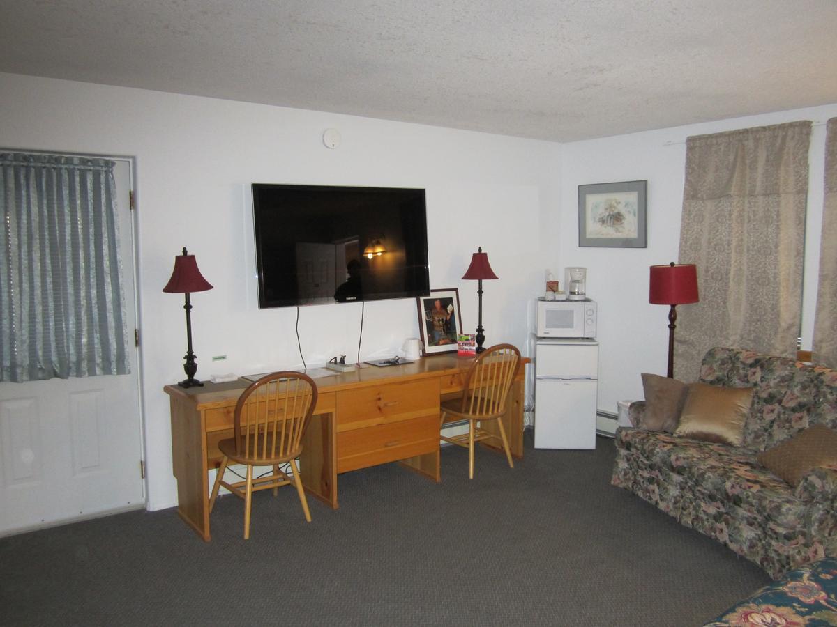 Bonanza Gold Motel Dawson City Bagian luar foto